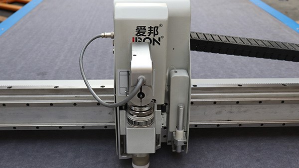 全自動顆粒絨羊剪絨面料裁剪機