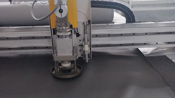 振動刀座套切割機