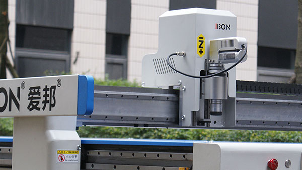 360航空軟包切割設(shè)備