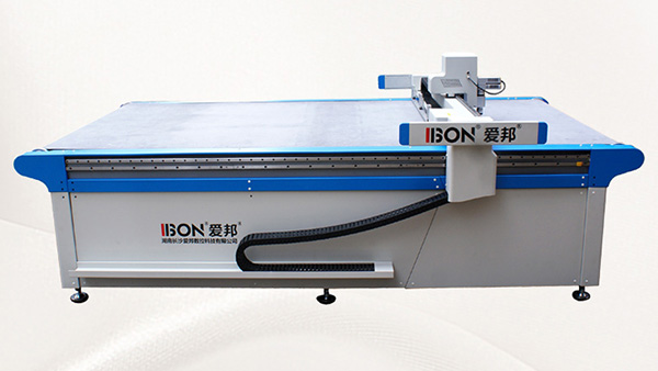 多功能智能服裝裁剪機